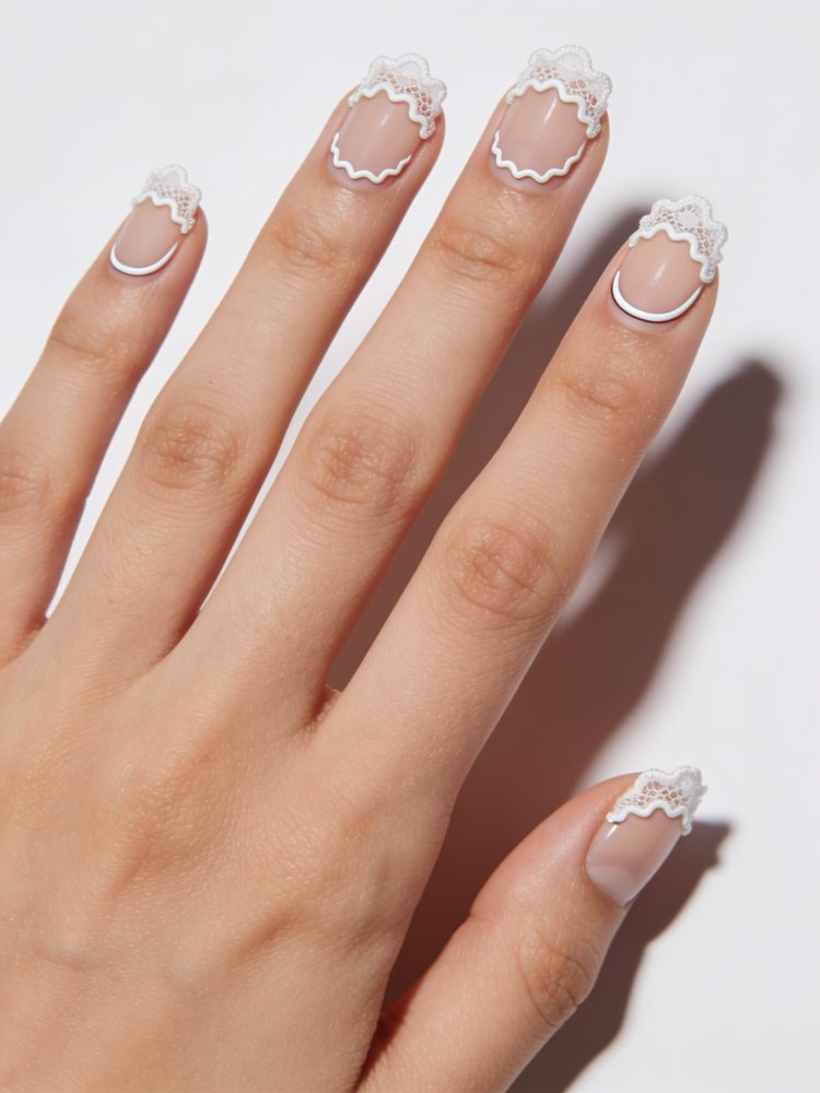 Scalloped lace edge
