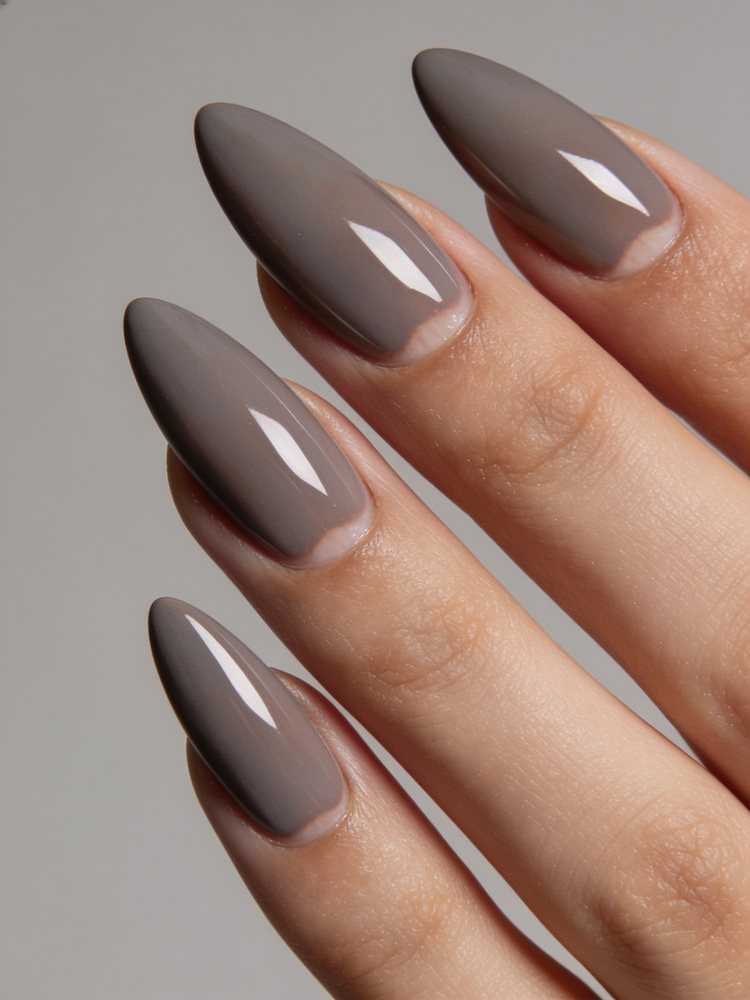 Short squoval nails in warm greige