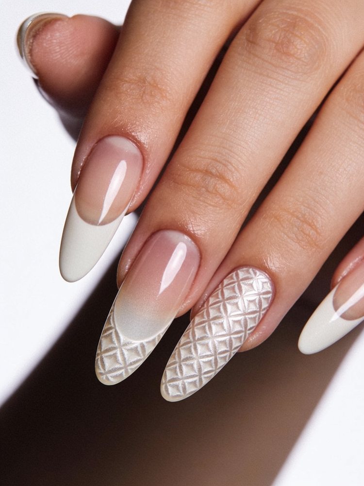 Medium flared duck nails widening towards the tip in bright pink