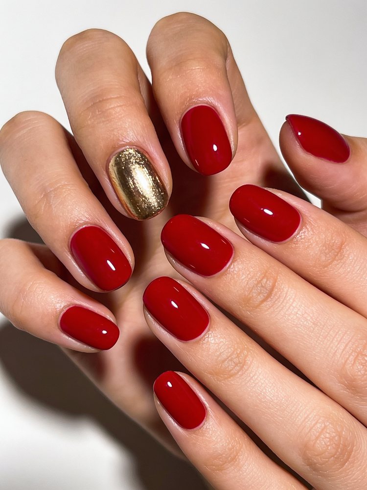 One gold accent
